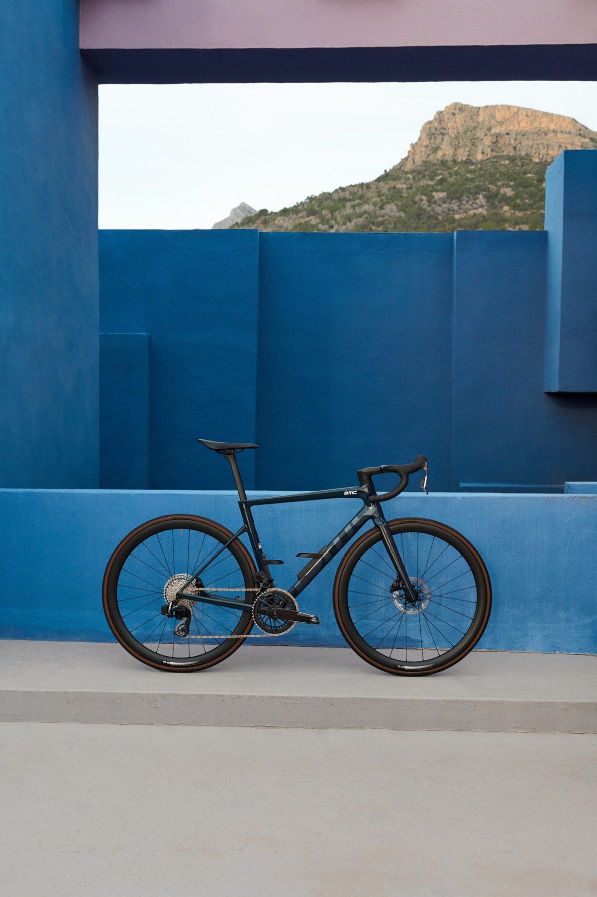 BMC Teammachine SLR 01 FOUR Black Carbon Gold Glitter